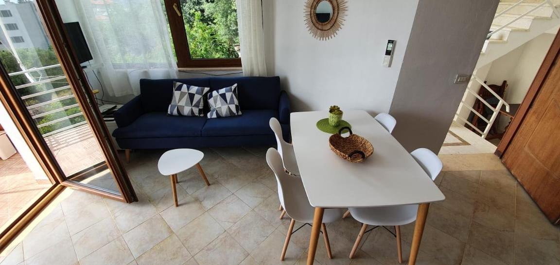 Seaview Apartment Borsh Esterno foto