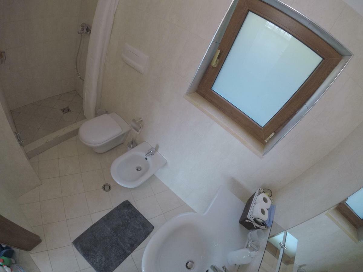 Seaview Apartment Borsh Esterno foto