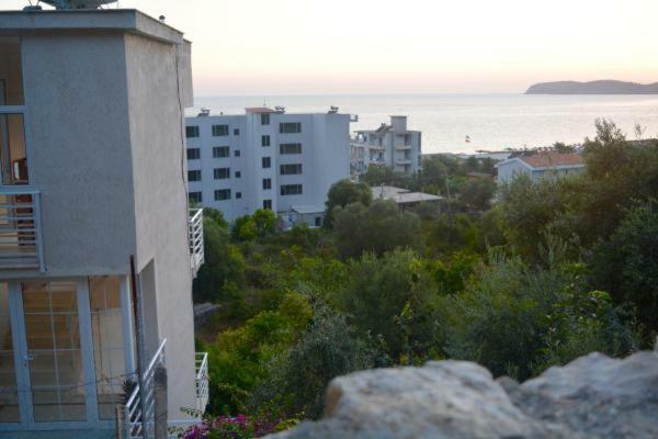 Seaview Apartment Borsh Esterno foto