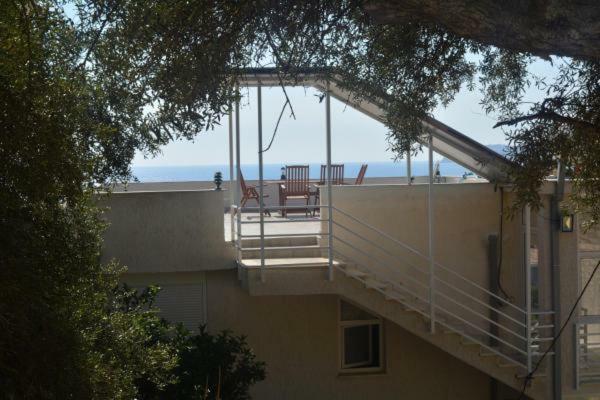 Seaview Apartment Borsh Esterno foto